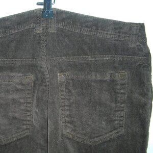 Women's Gloria Vanderbilt dark brown corduroy pants, size 10.